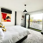 Duplex Harbourside Centre Bristol