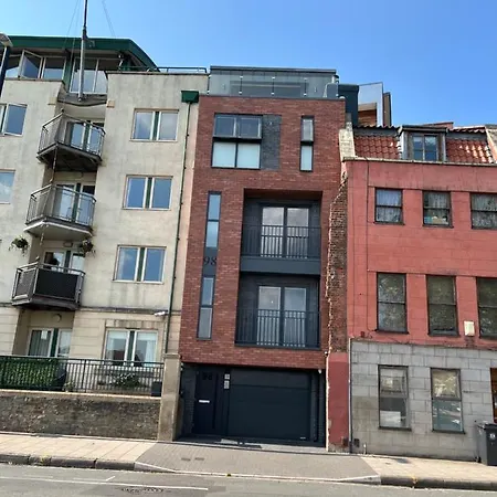 Duplex Harbourside Centre * Bristol