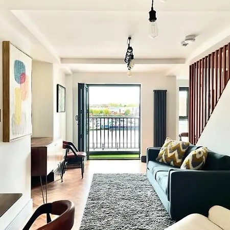 Duplex Harbourside Centre * Bristol
