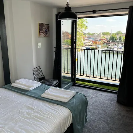 דירה Duplex Harbourside Centre בריסטול