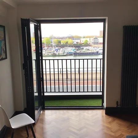 Duplex Harbourside Centre *