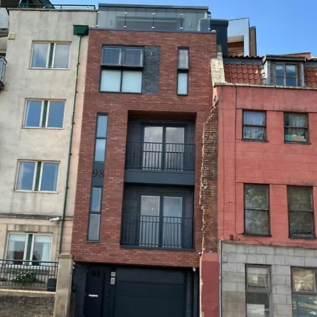 Duplex Harbourside Centre *